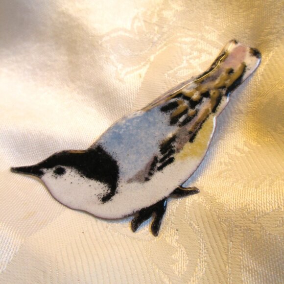 Nuthatch Enamel on Copper Brooch - Picture 3 of 4